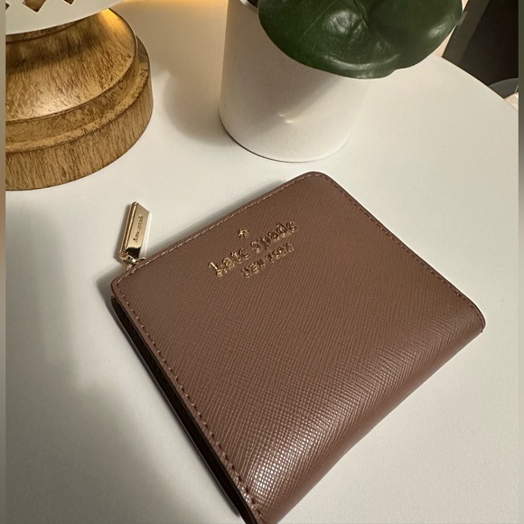 NWT Kate Spade Wallet - Picture 2 of 6
